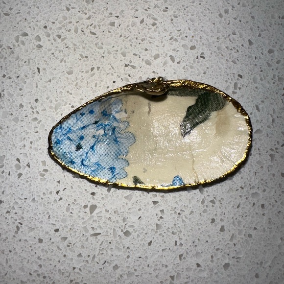 Pottery Barn Other - Small Hydrangea decoupage shell dish